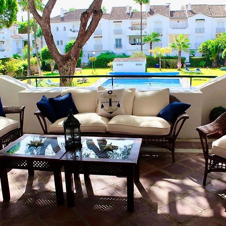 Apartment In El Presidente Beach Side New Golden Mile Estepona Exteriör bild