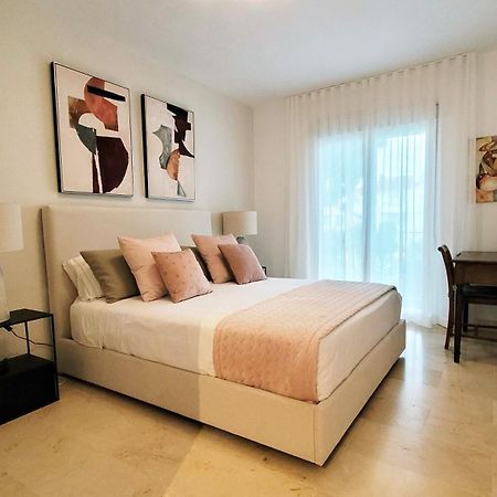 Apartment In El Presidente Beach Side New Golden Mile Estepona Exteriör bild