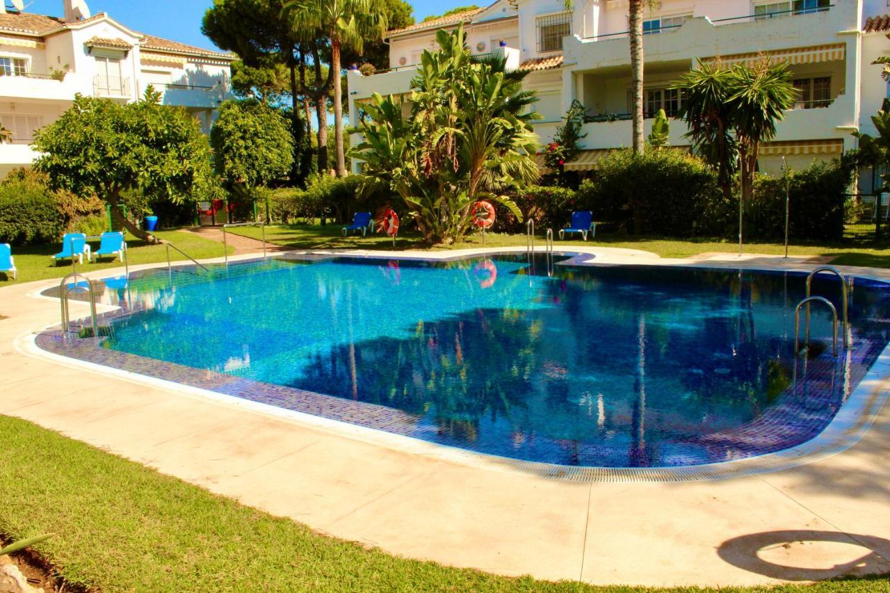 Apartment In El Presidente Beach Side New Golden Mile Estepona Exteriör bild
