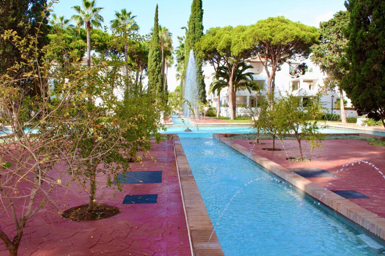 Apartment In El Presidente Beach Side New Golden Mile Estepona Exteriör bild