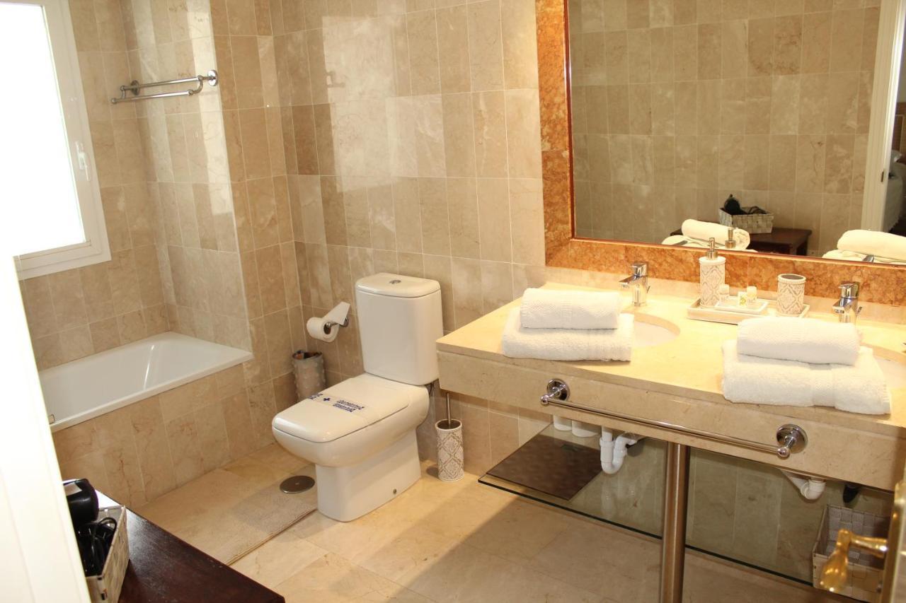 Apartment In El Presidente Beach Side New Golden Mile Estepona Exteriör bild