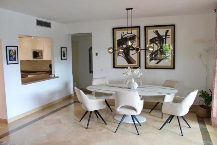 Apartment In El Presidente Beach Side New Golden Mile Estepona Exteriör bild