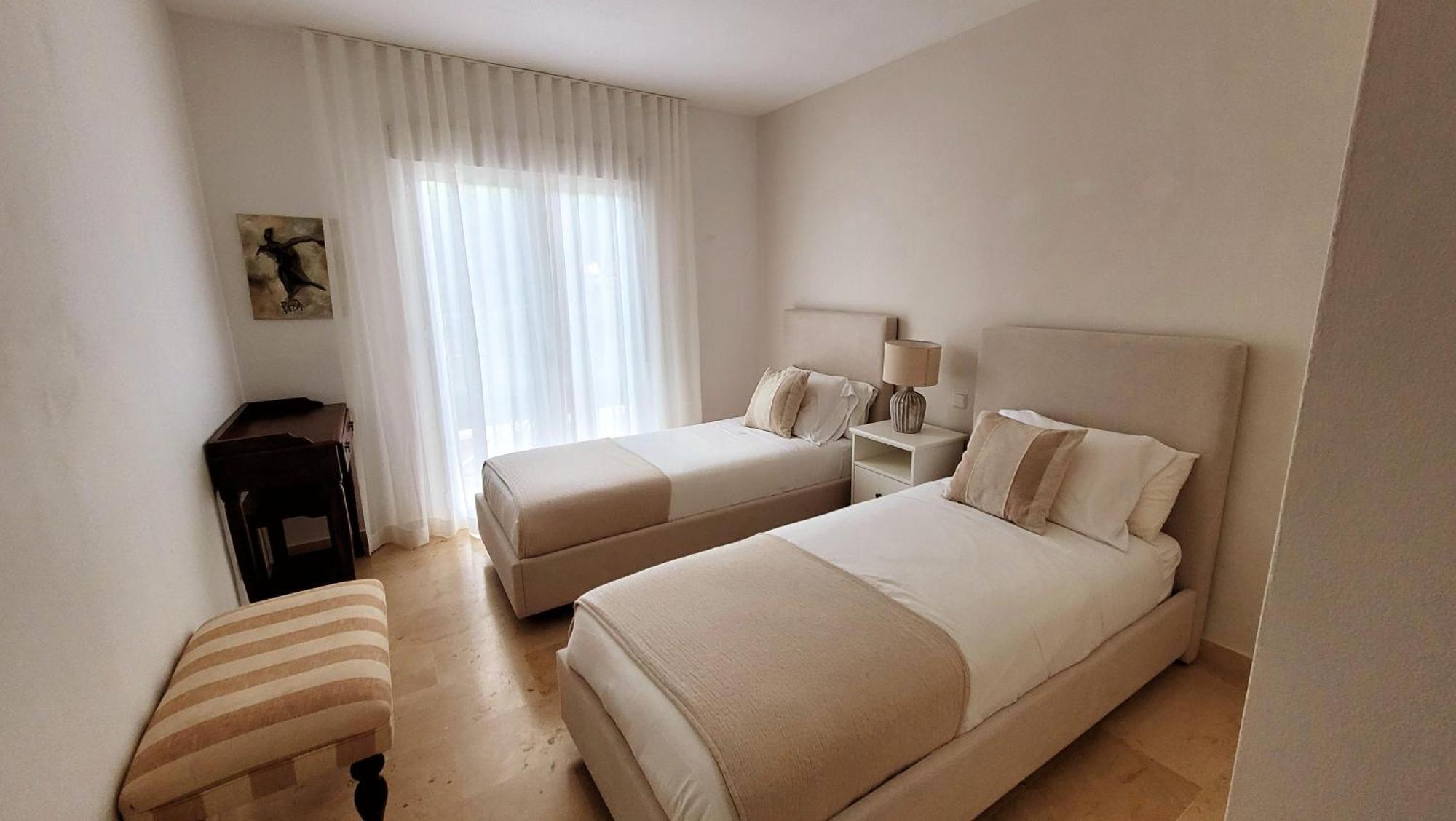 Apartment In El Presidente Beach Side New Golden Mile Estepona Exteriör bild