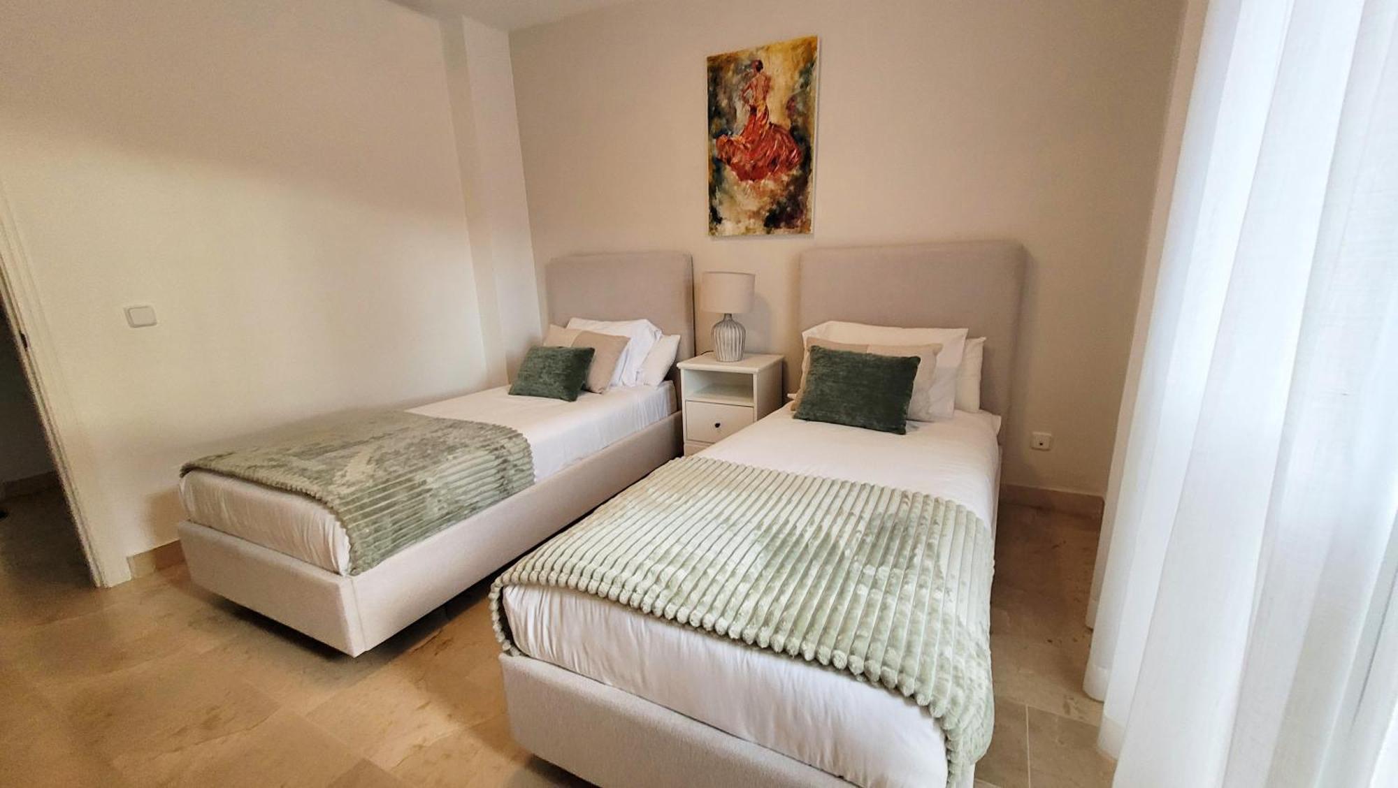 Apartment In El Presidente Beach Side New Golden Mile Estepona Exteriör bild