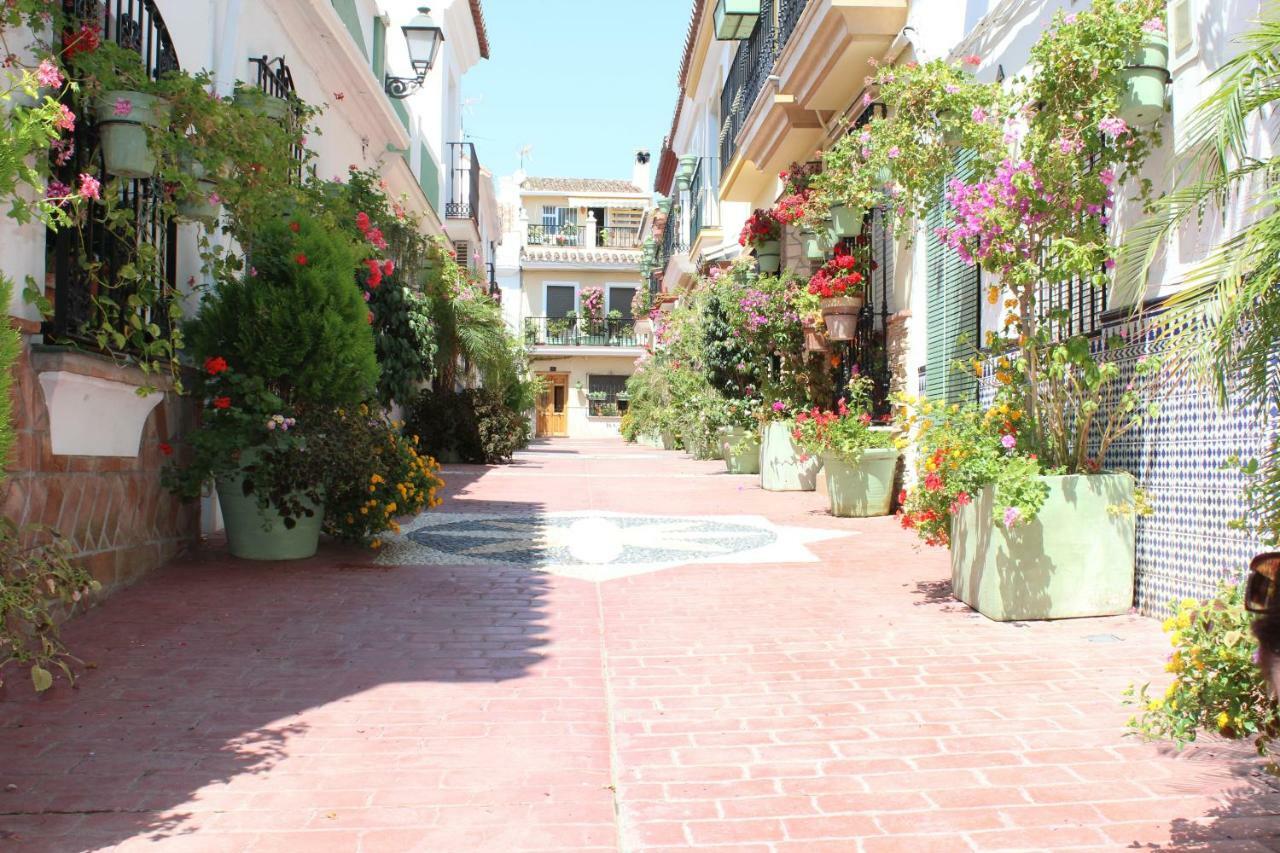 Apartment In El Presidente Beach Side New Golden Mile Estepona Exteriör bild