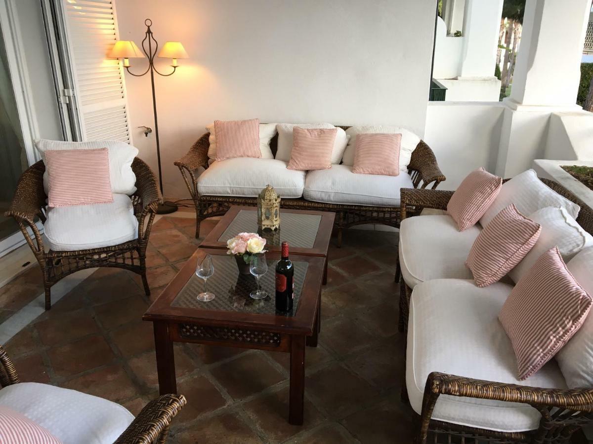 Apartment In El Presidente Beach Side New Golden Mile Estepona Exteriör bild